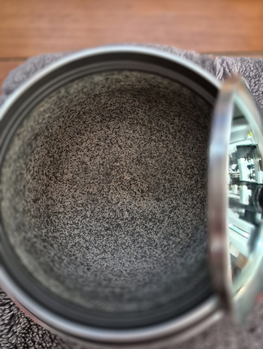 Black Natural Stone Rice Cooker Pot with Glass Lid - Picture 4 of 12